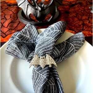 NIB Set of 4 Tahari Rhinestone Bat Napkin Rings